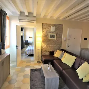 New And Spacious Venise