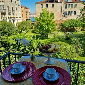 Angela Di House Venise